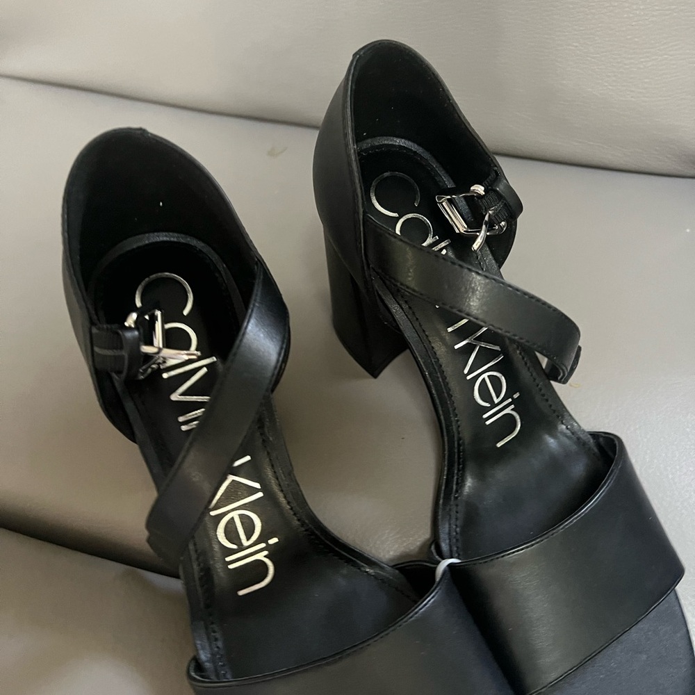 Calvin Klein new sandals size 8.5 - Picture 2 of 3